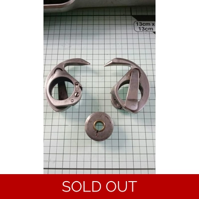 Singer improved family bobbin case title=